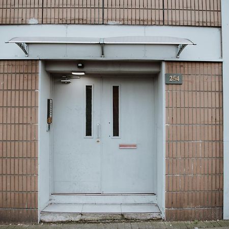 Flats Near Football Clubs Liverpool Extérieur photo