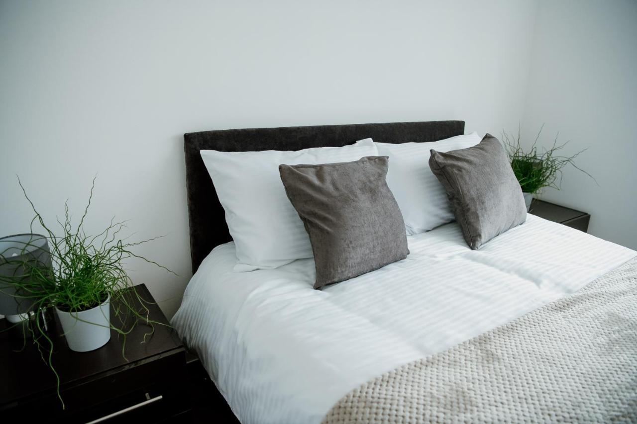 Flats Near Football Clubs Liverpool Extérieur photo