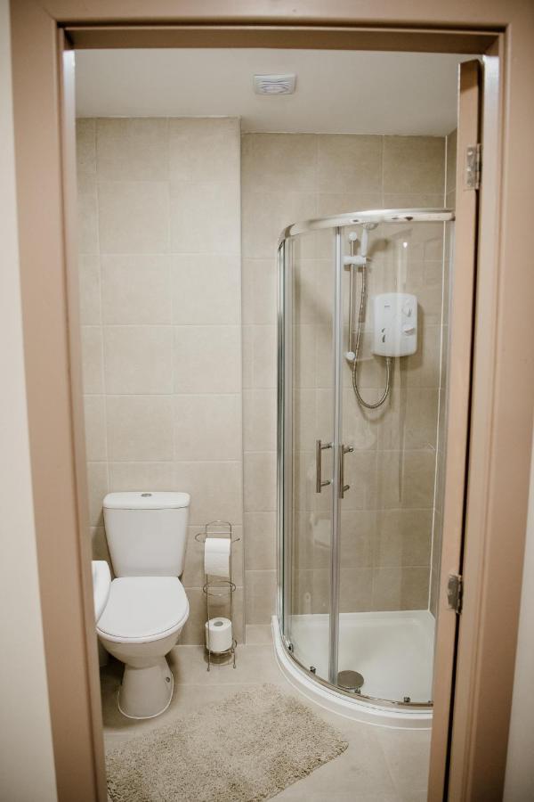 Flats Near Football Clubs Liverpool Extérieur photo