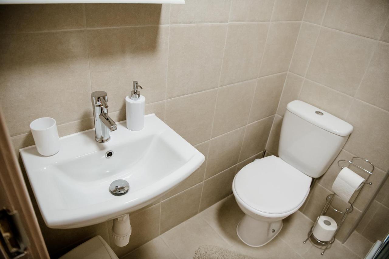 Flats Near Football Clubs Liverpool Extérieur photo