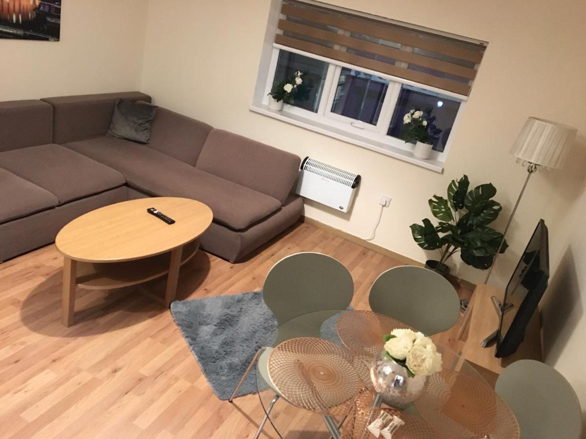 Flats Near Football Clubs Liverpool Extérieur photo