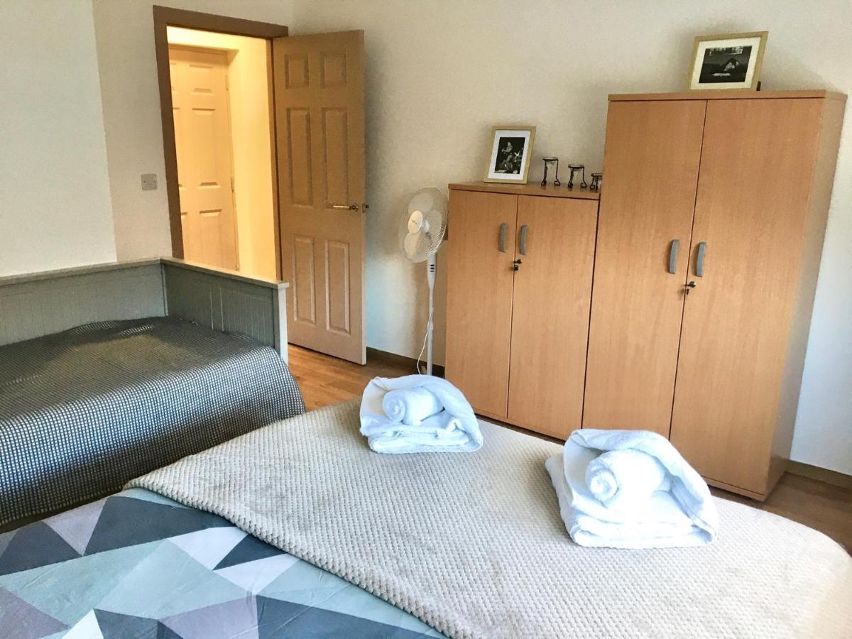 Flats Near Football Clubs Liverpool Extérieur photo